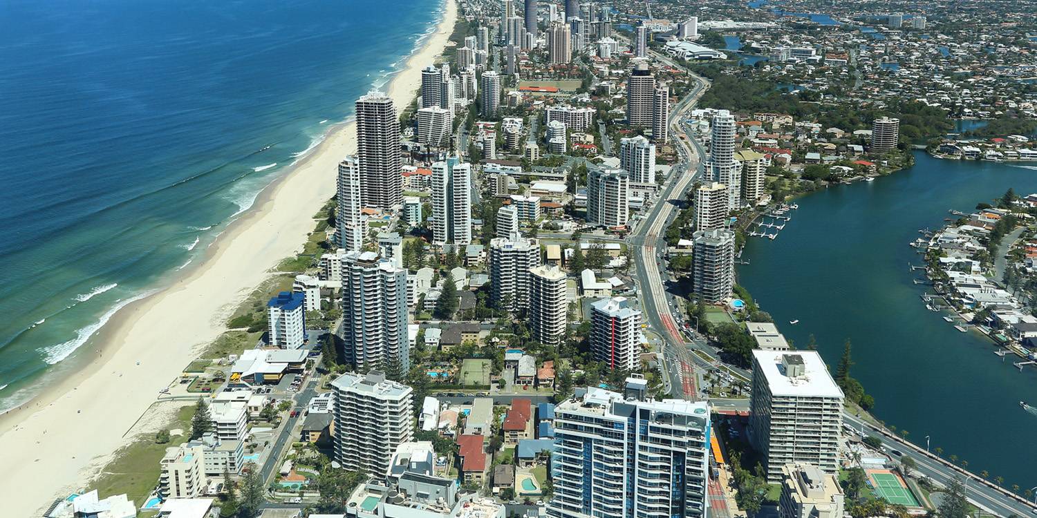 Mystery Picnic With Friends - Surfers Paradise
