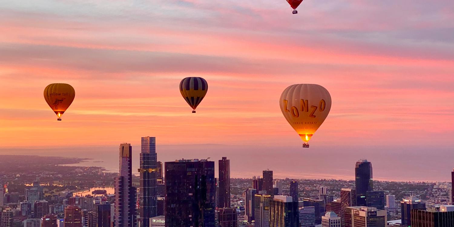 Melbourne City Laneways Mystery Picnic and Hot Air Balloon Experience